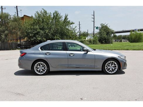 Used 2025 BMW 330i Sedan RWD image 2