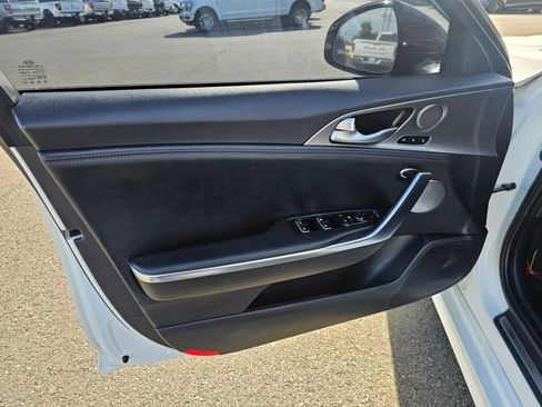 Used 2018 Kia Stinger GT2 AWD/4WD image 16