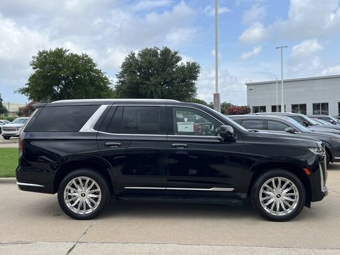 Used 2023 Cadillac Escalade Premium Luxury AWD/4WD image 3