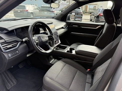 Used 2025 GMC Acadia Elevation image 7