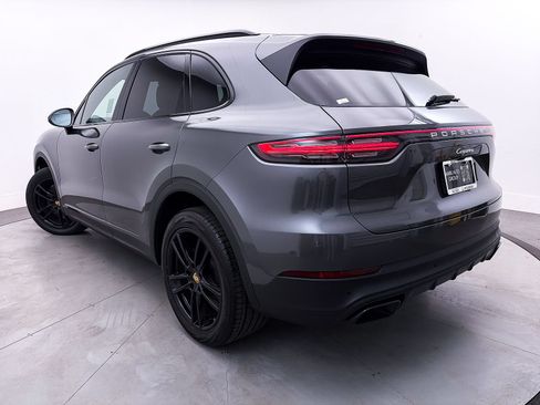 Used 2023 Porsche Cayenne AWD/4WD image 2
