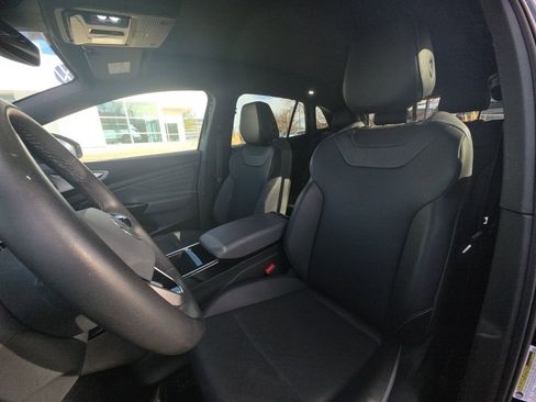 Certified 2023 Volkswagen ID.4 Pro S Plus image 12