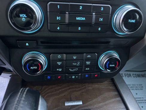 Used 2018 Ford F150 Limited w/ Trailer Tow Package image 23