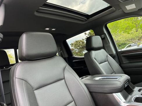Used 2022 GMC Sierra 1500 SLT AWD/4WD image 39