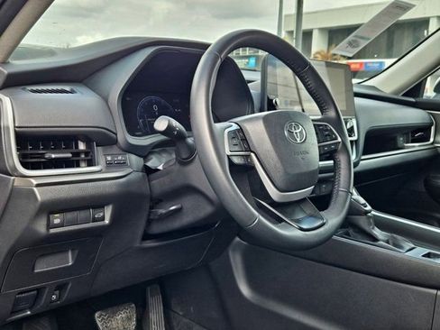 Used 2025 Toyota Grand Highlander XLE image 14