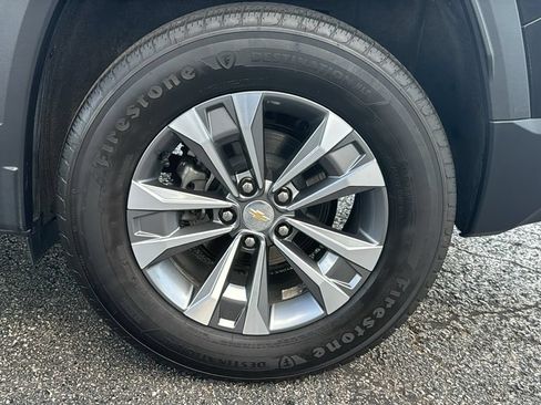 Used 2026 Chevrolet Equinox LT FWD image 10