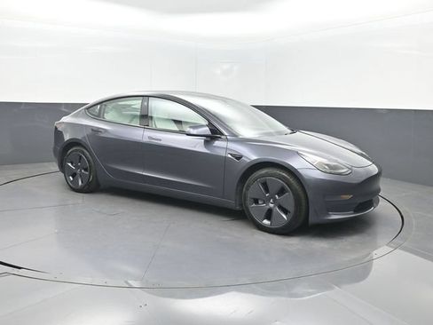 Used 2023 Tesla Model 3 Standard Range RWD image 29