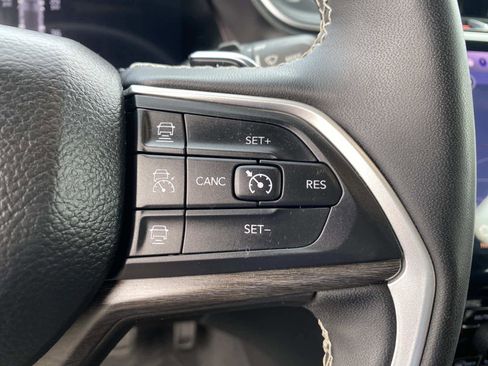 Certified 2024 Jeep Grand Cherokee Limited image 16