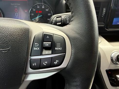 Used 2024 Ford Explorer XLT RWD image 19