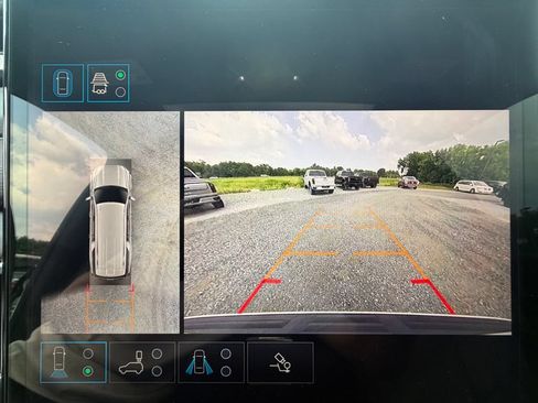 Used 2025 GMC Yukon XL Denali w/ Sun & Power Step Package AWD/4WD image 5
