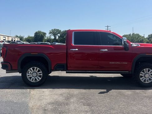 Used 2022 GMC Sierra 2500 Denali w/ Denali Ultimate Package AWD/4WD image 11