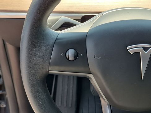 Used 2024 Tesla Model Y Long Range AWD/4WD image 20