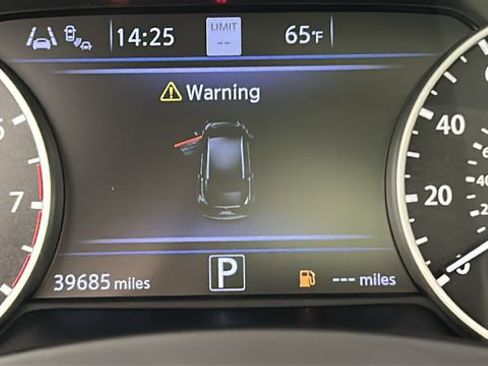 Used 2024 Nissan Murano SV AWD/4WD image 19