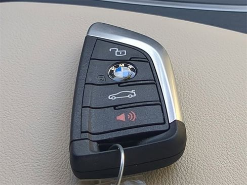 New 2026 BMW 330i 330i w/ Convenience Package image 28