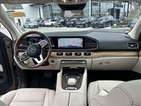 Used 2022 Mercedes-Benz GLS 450 4MATIC image 30