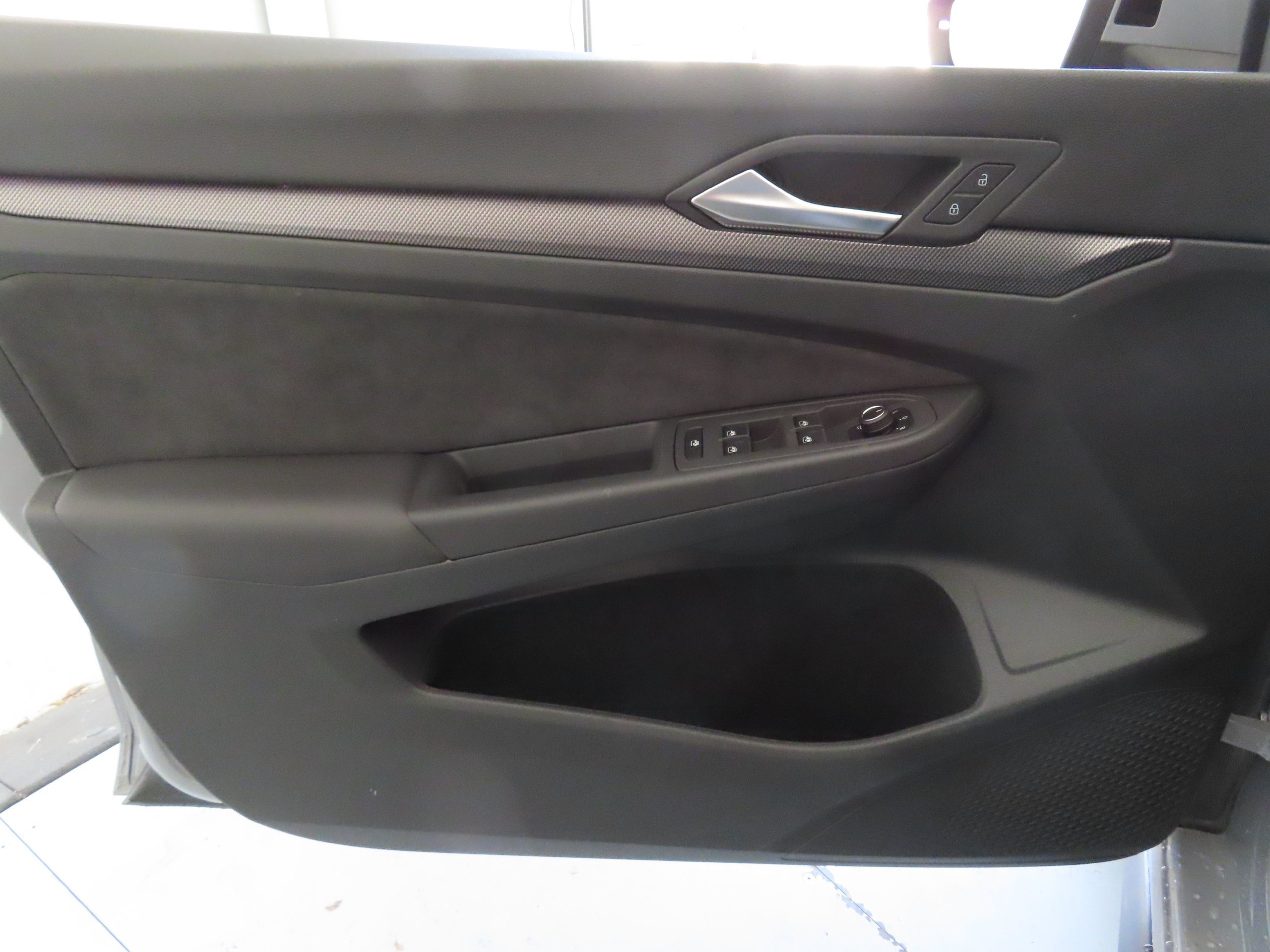 New 2026 Volkswagen GTI SE FWD image 10
