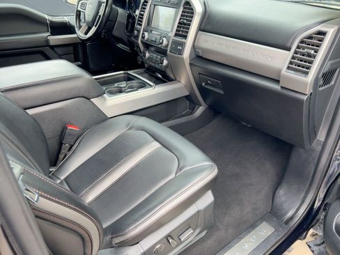 Used 2021 Ford F250 Platinum w/ FX4 Off-Road Package image 31