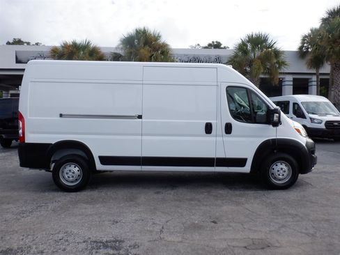 Used 2023 RAM ProMaster 2500 FWD image 1