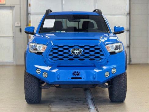Used 2020 Toyota Tacoma TRD Off-Road w/ Technology Package AWD/4WD image 2