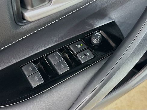 Used 2025 Toyota Corolla SE w/ SE Package image 17