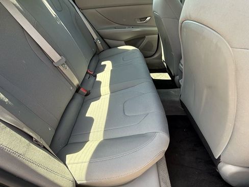 Used 2024 Hyundai Elantra SE image 11