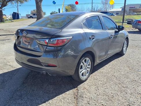 Used 2017 Toyota Yaris iA FWD image 5