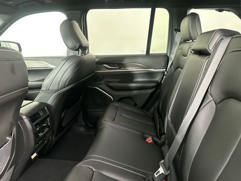 New 2026 Jeep Grand Cherokee Limited image 15