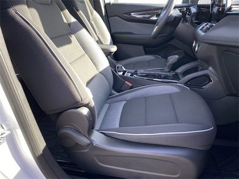 Used 2026 Chevrolet TrailBlazer LS image 30