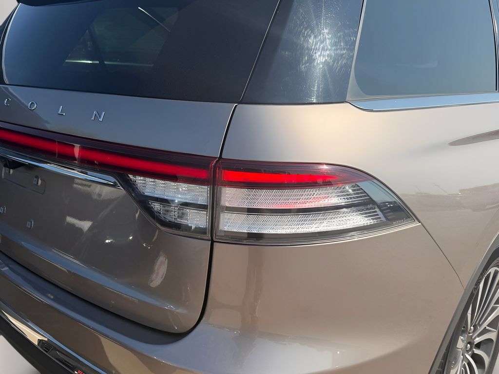 Used 2020 Lincoln Aviator Reserve w/ Equipment Group 201A RWD image 44