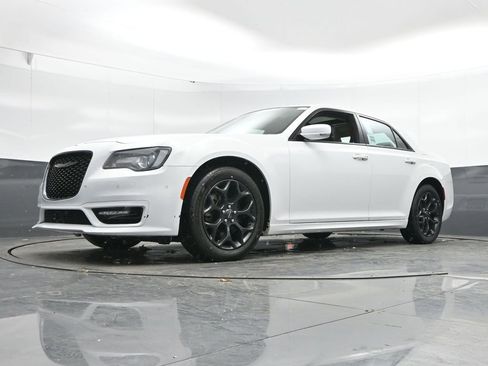 Used 2023 Chrysler 300 Touring L w/ Popular Equipment Group image 51