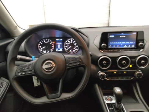 Used 2025 Nissan Sentra S image 22