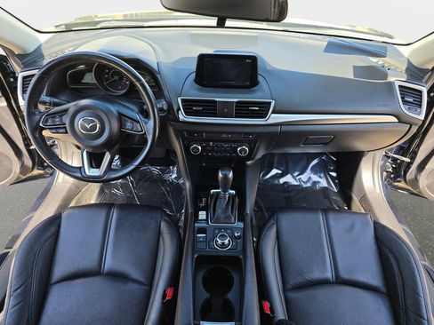 Used 2018 MAZDA MAZDA3 Touring FWD image 10