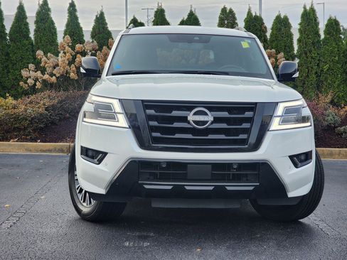 Used 2022 Nissan Armada SL w/ Midnight Edition Package image 5