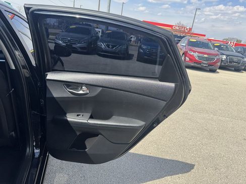 Used 2021 Kia Forte LXS image 17