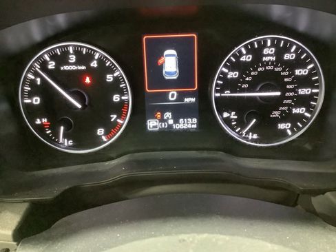 Used 2024 Subaru Crosstrek 2.0i Premium image 10