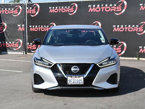 Used 2023 Nissan Maxima SV w/ Floor Mat Group FWD image 2