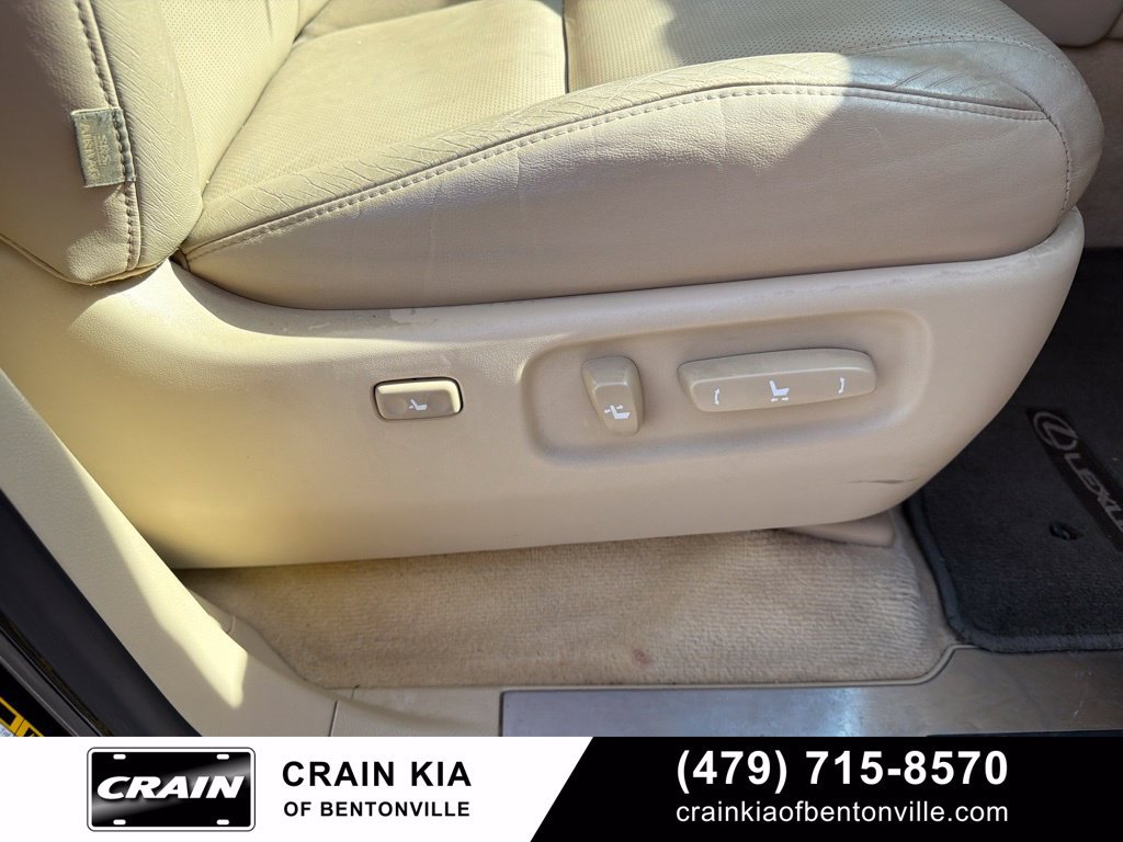 Used 2010 Lexus LX 570 4WD w/ Preferred Accessory Package image 21