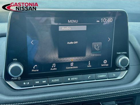 Used 2025 Nissan Rogue SV FWD image 19