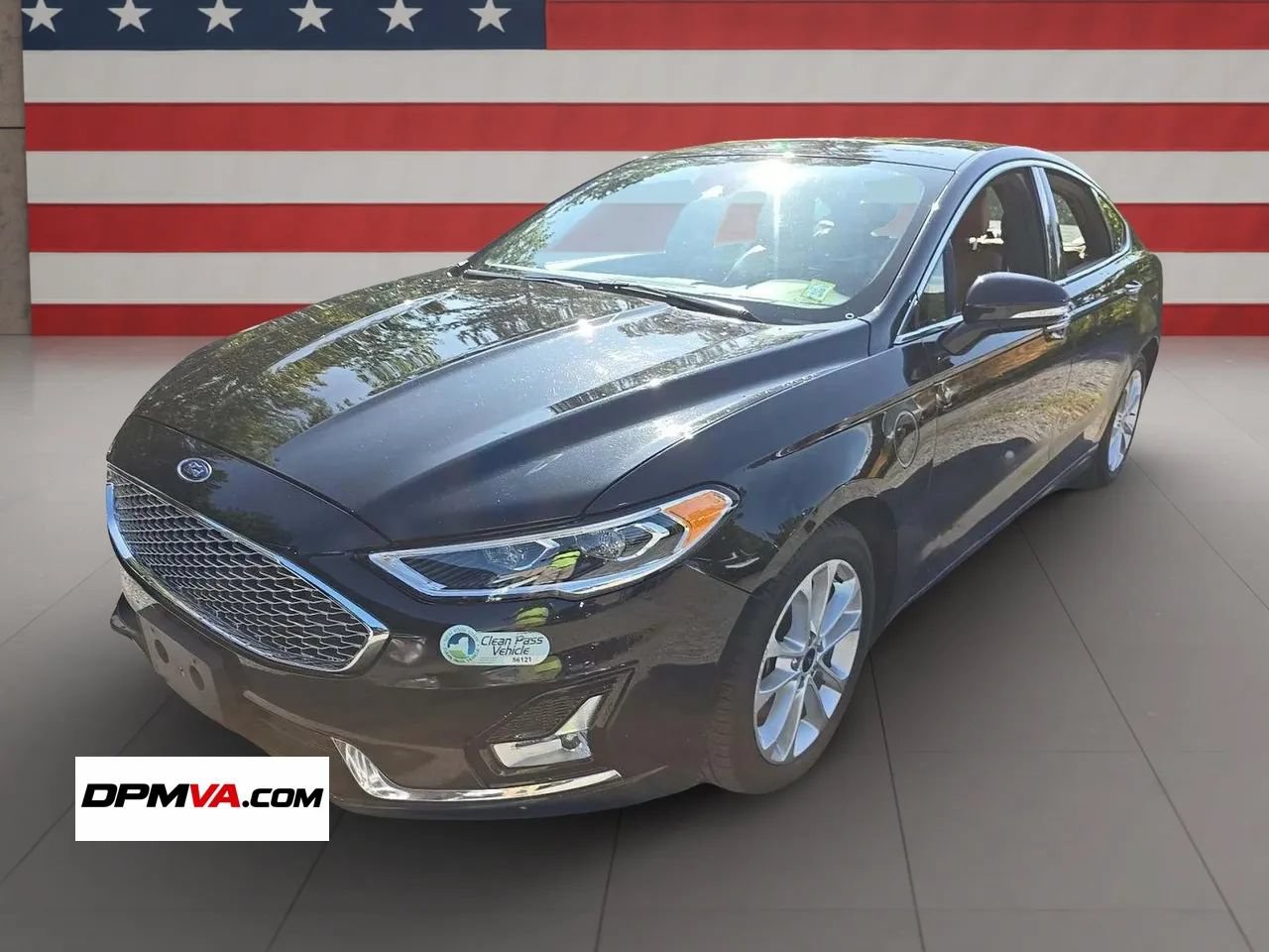 Used 2019 Ford Fusion Energi Titanium FWD image 1