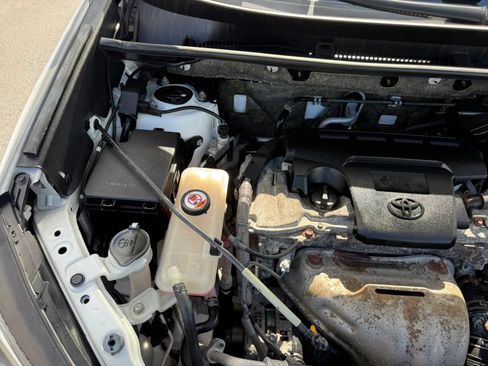 Used 2018 Toyota RAV4 XLE AWD/4WD image 59