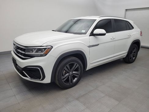 Used 2021 Volkswagen Atlas Cross Sport SE image 2