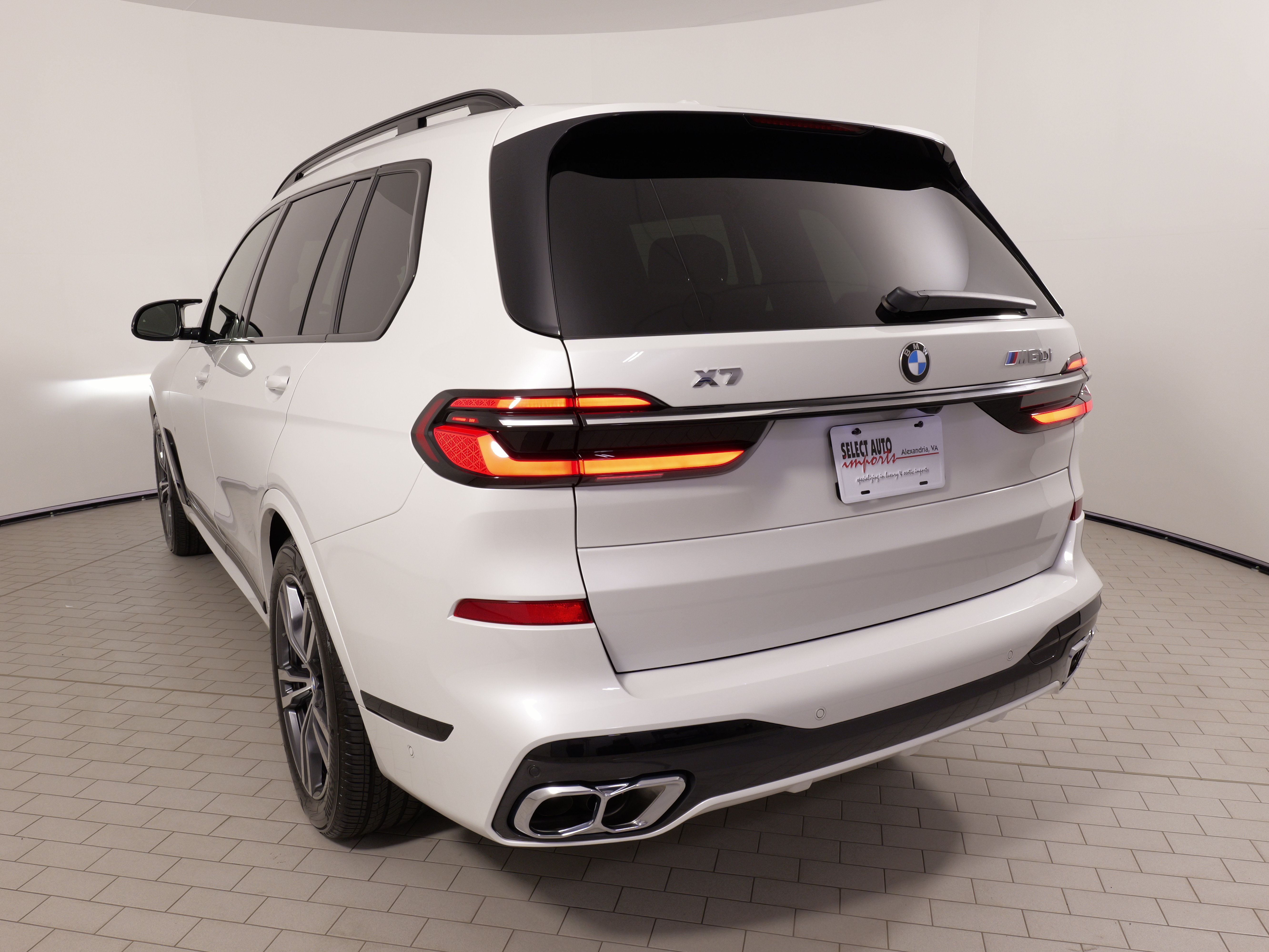 Used 2026 BMW X7 M60i AWD/4WD image 11