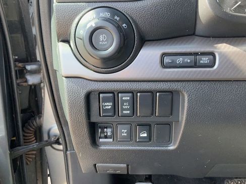 Used 2020 Nissan Titan PRO-4X w/ Pro-4x Convenience Package image 18