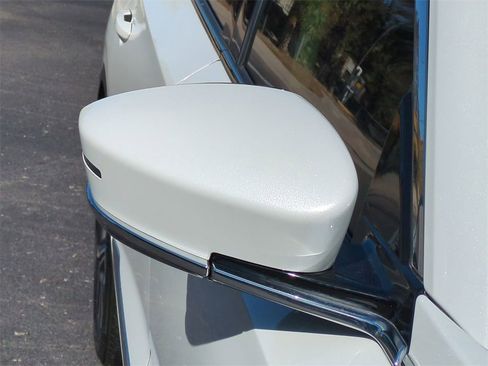 Certified 2022 Acura MDX FWD w/ Technology Package image 12