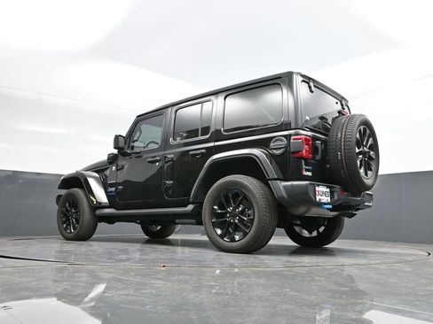 Used 2022 Jeep Wrangler Unlimited Sahara w/ Cold Weather Group image 35