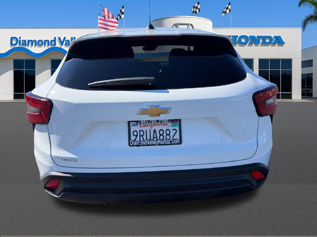 Used 2025 Chevrolet Trax LS FWD image 5