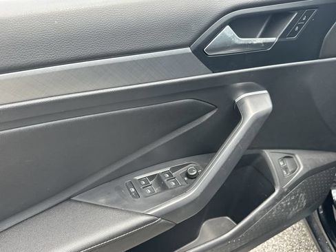 Used 2022 Volkswagen Jetta SE w/ Panoramic Sunroof Package FWD image 32