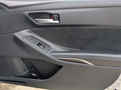 Used 2019 Toyota Avalon XSE image 33