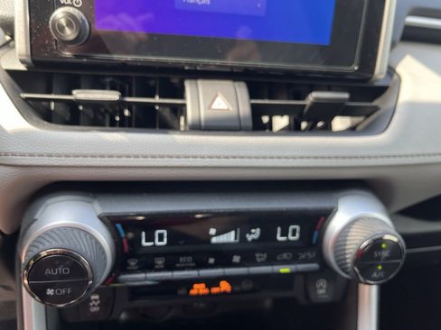 Used 2025 Toyota RAV4 XLE w/ Convenience Package FWD image 19