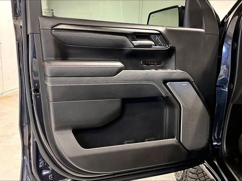 Used 2024 GMC Sierra 1500 AT4X image 21
